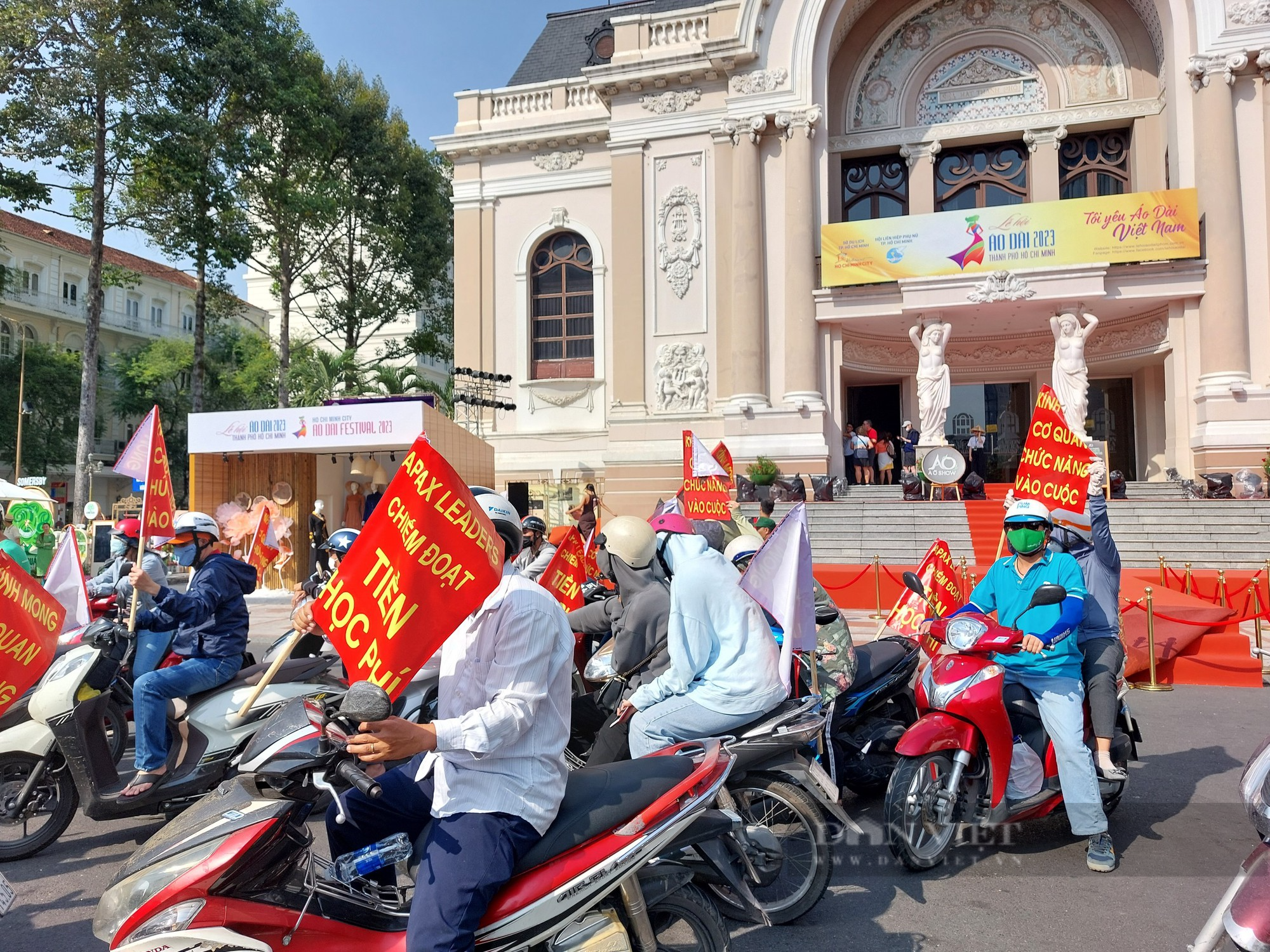 Vụ Apax Leaders: Phụ huynh diễu hành khắp phố để đòi học phí - Ảnh 7.