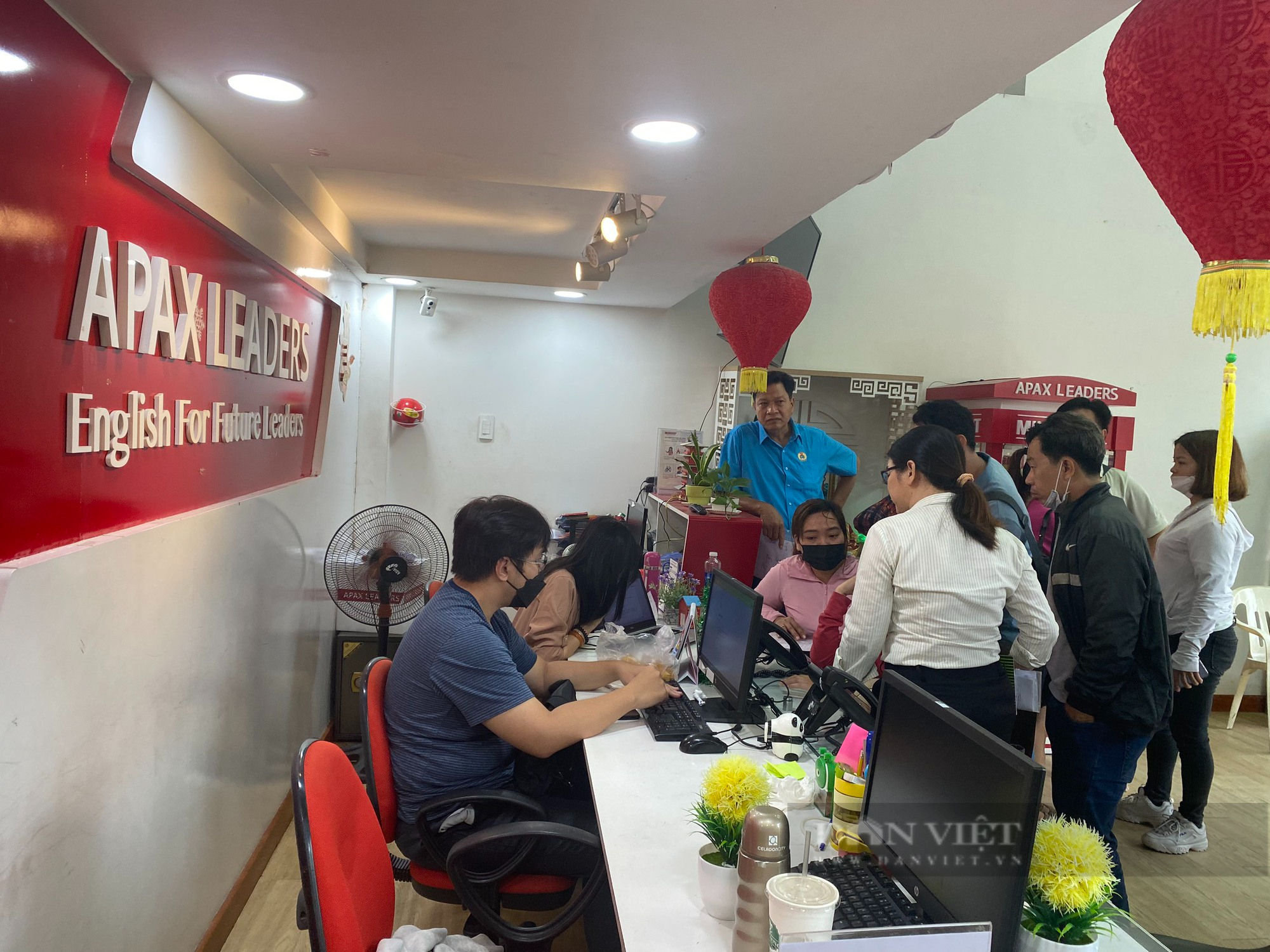 Vụ Apax Leaders: Phụ huynh diễu hành khắp phố để đòi học phí - Ảnh 9.