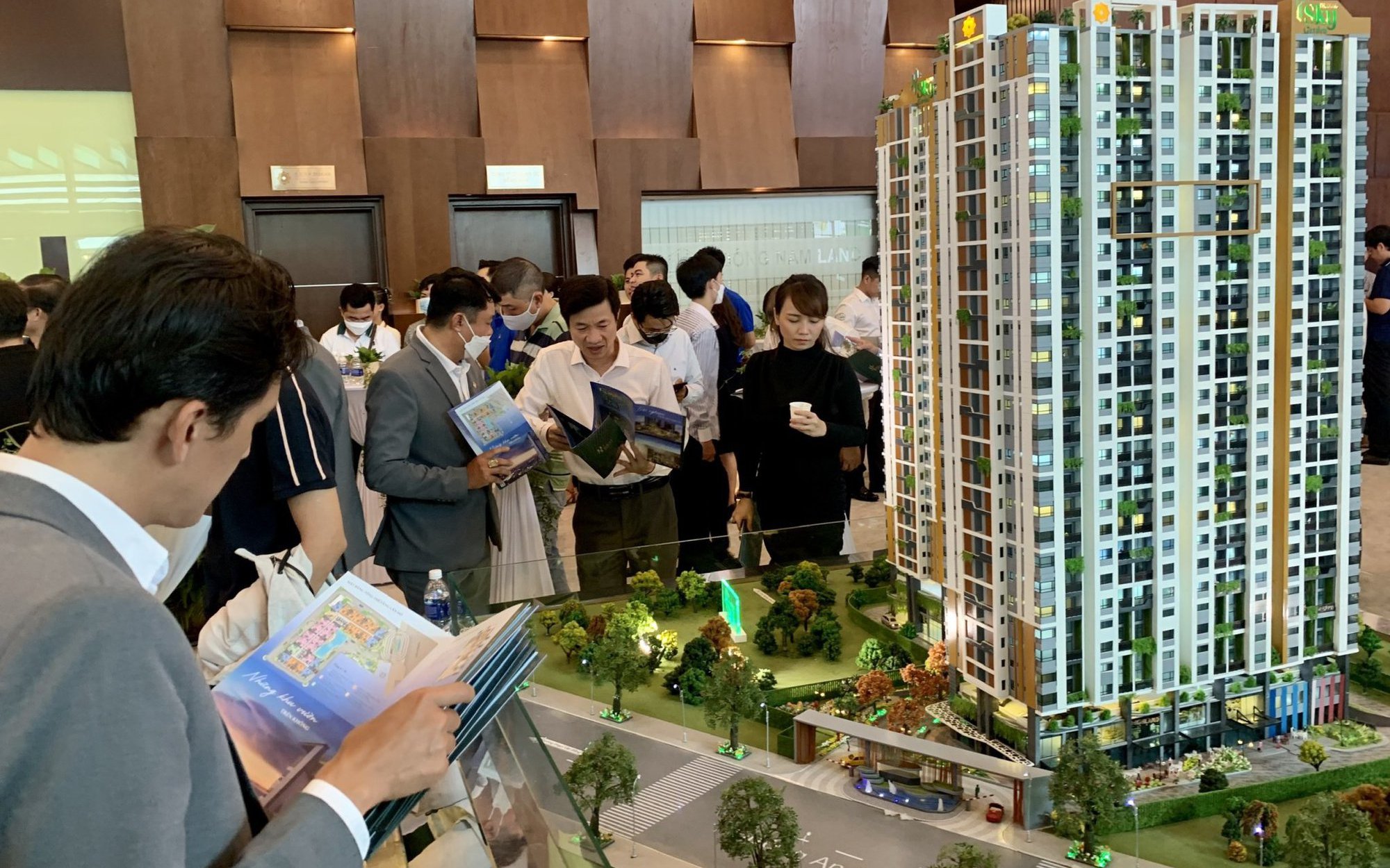 Doanh nghiệp bất động sản TP.HCM chật vật xoay dòng tiền