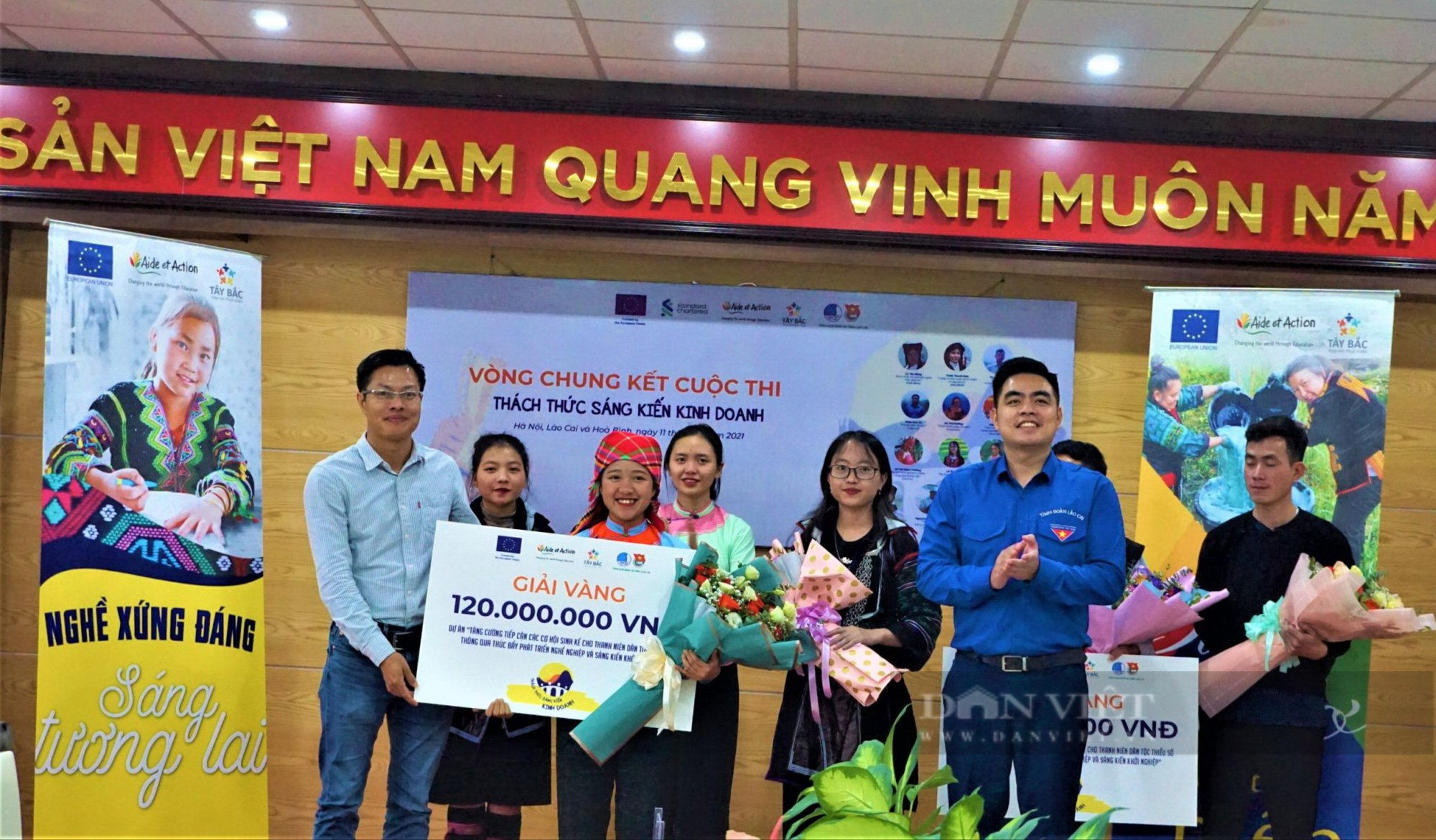 Cô gái dân tộc Giáy Sa Pa trở lại quê hương để khởi nghiệp  - Ảnh 2.