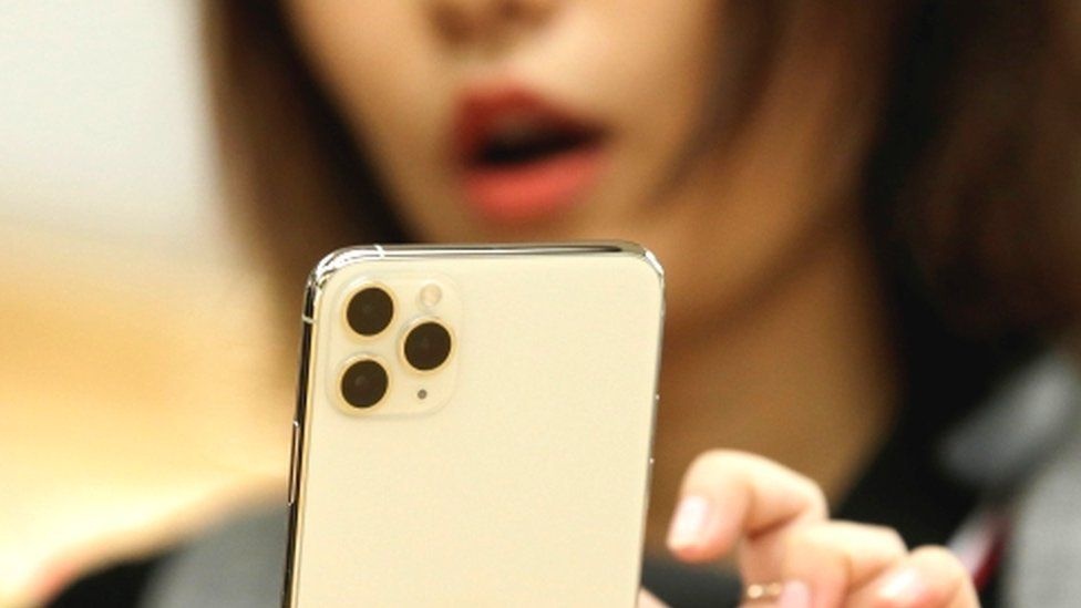 Nơi iPhone bị kỳ thị, điện thoại Trung Quốc được ưa chuộng - Ảnh 3. Nơi iPhone bị kỳ thị, điện thoại Trung Quốc được ưa chuộng - Ảnh 3.