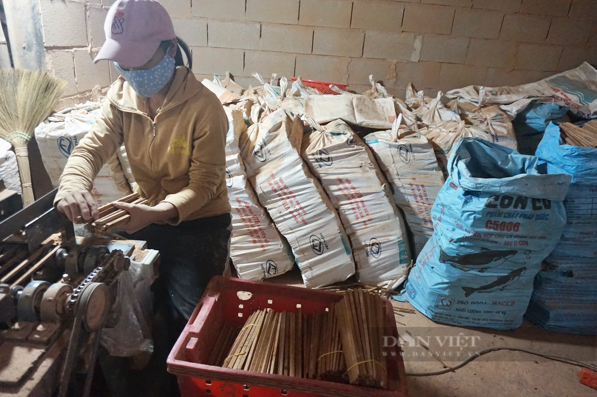 Bỏ phố về quê, 8X xứ Quảng đã giúp cho hàng chục lao động thoát nghèo - Ảnh 5.