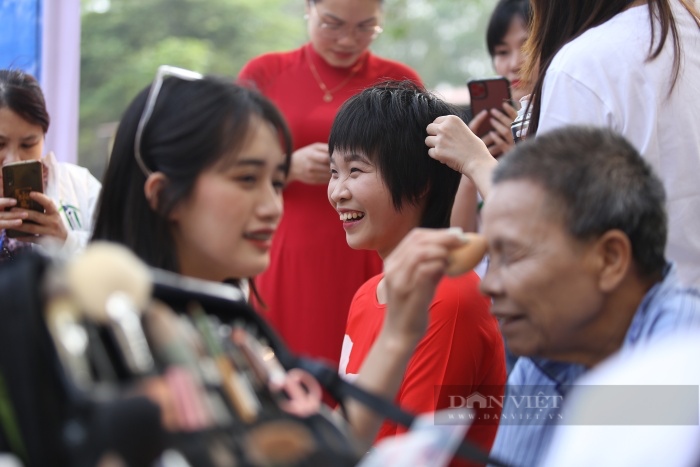 Ngày 8/3 đẹp nhất của những người phụ nữ &quot;đặc biệt&quot;  - Ảnh 4.