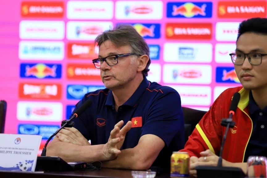 HLV Philippe Troussier ra quyết định khó tin cho U23 và ĐT Việt Nam - Ảnh 1.