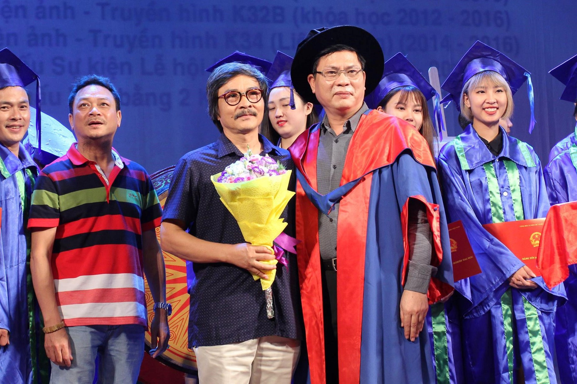 Vụ đề xuất Nghệ sĩ Nhân dân được tính là Tiến sĩ: Hé lộ những khoảng trống về đào tạo nghệ thuật? - Ảnh 1.