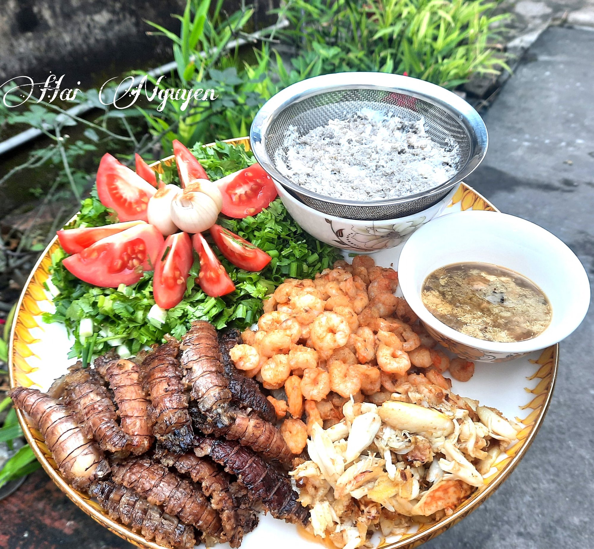 Để nấu bún hải sản ngon ngọt tự nhiên, hãy nhớ bí quyết này - Ảnh 2.