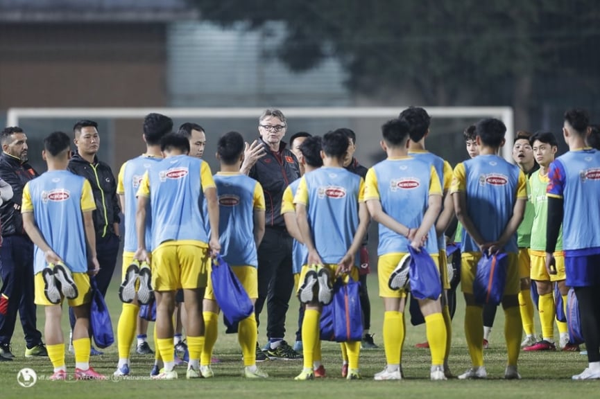 Tân HLV Philippe Troussier &quot;chốt&quot; ban cán sự ĐT Việt Nam - Ảnh 1.
