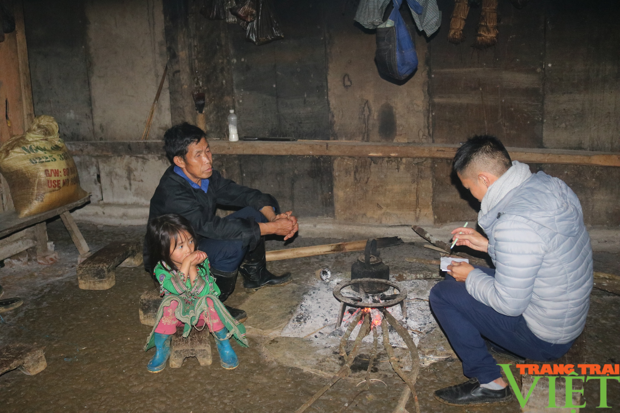 Lào Cai: Người dân vùng quê nghèo mong mỏi có điện an toàn để sử dụng - Ảnh 9. Lào Cai: Người dân vùng quê nghèo mong mỏi có điện an toàn để sử dụng - Ảnh 9.