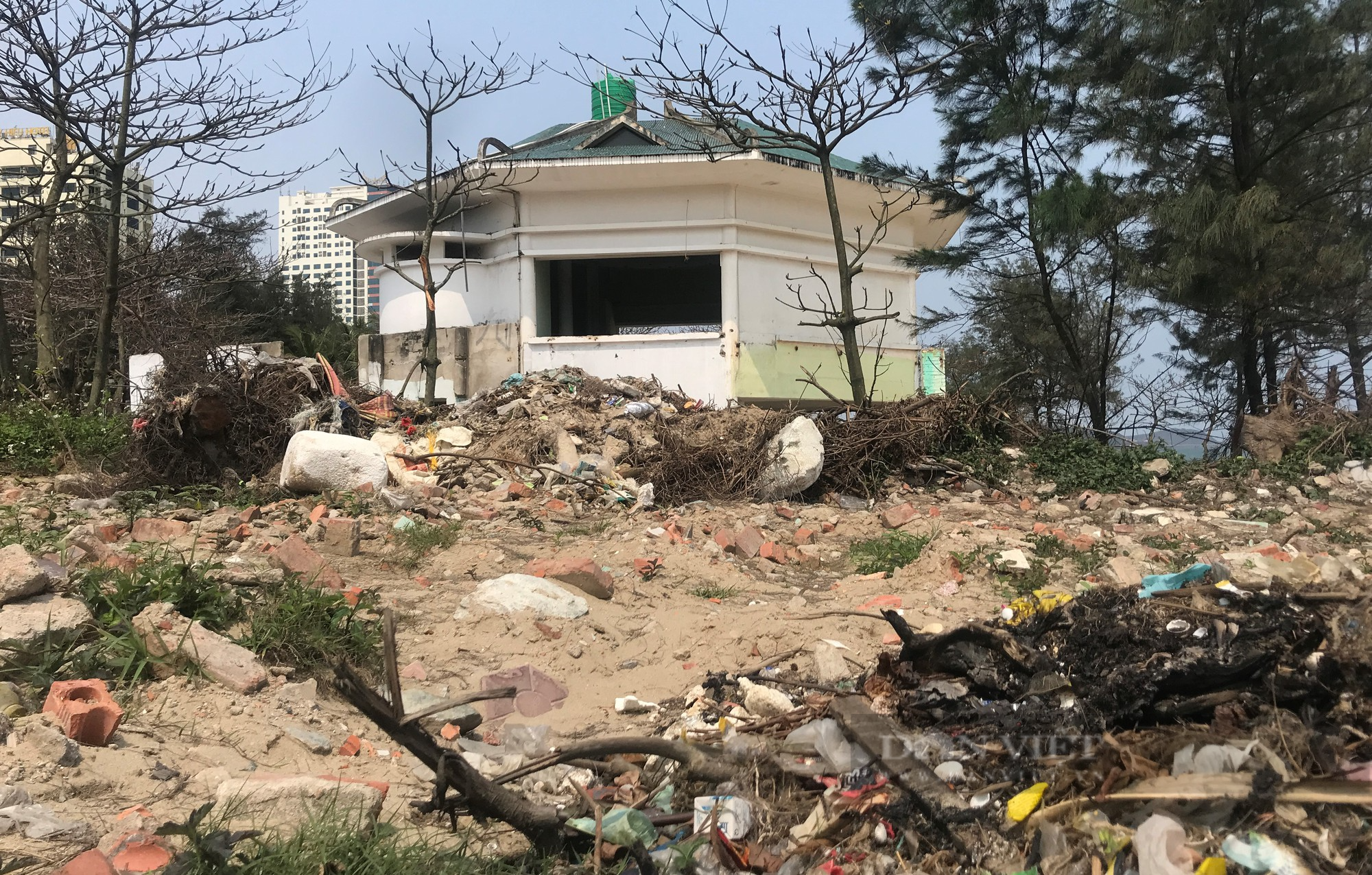 Nghệ An: Phố biển Cửa Lò vẫn ngổn ngang trước mùa du lịch - Ảnh 7.