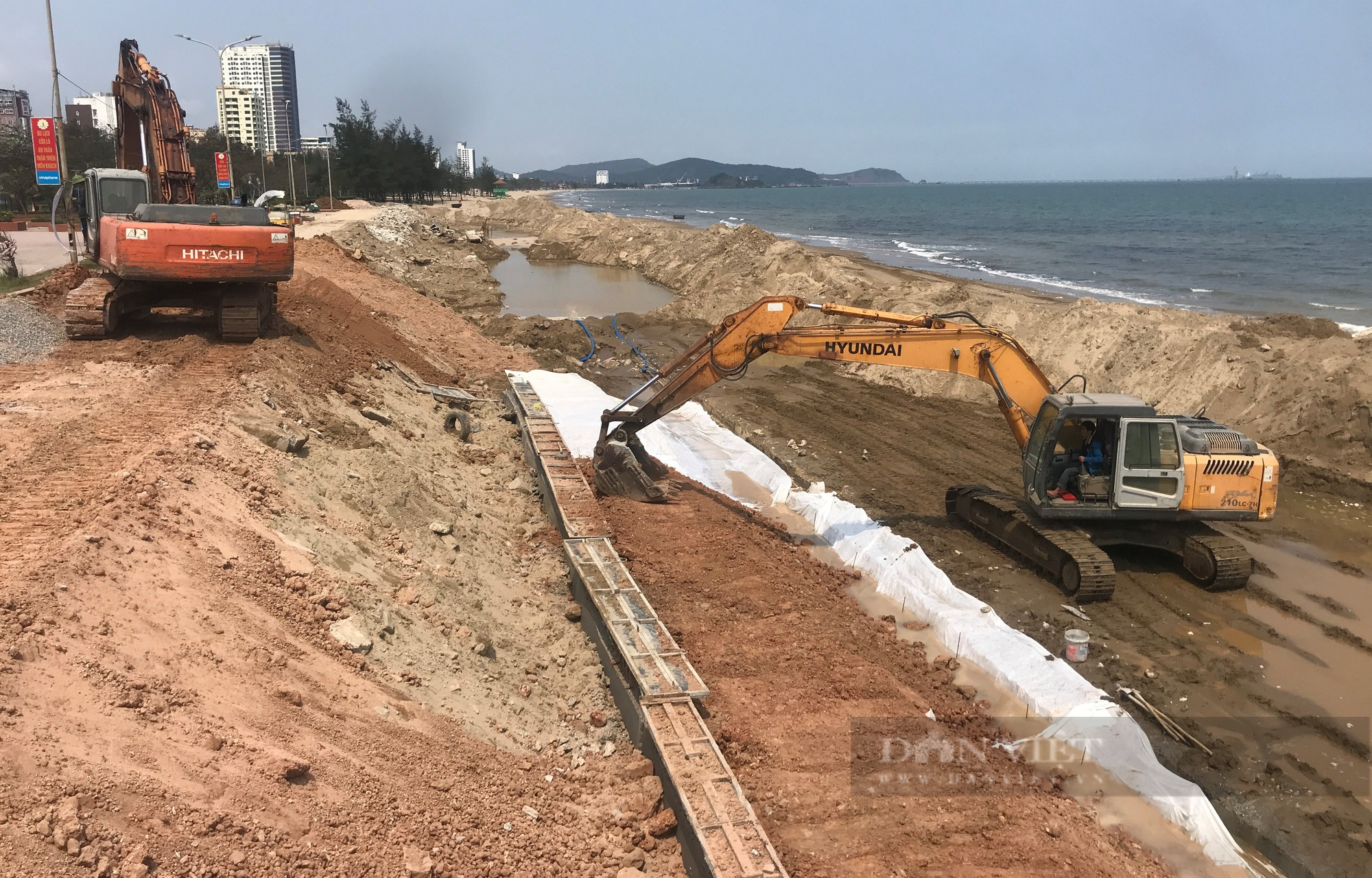 Nghệ An: Phố biển Cửa Lò vẫn ngổn ngang trước mùa du lịch - Ảnh 8.