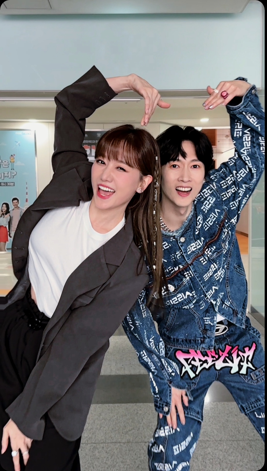 &quot;Bà xã&quot; Trấn Thành bất ngờ vui vẻ với idol từng khiến phim &quot;Người mẫu&quot; nổi tiếng - Ảnh 1.