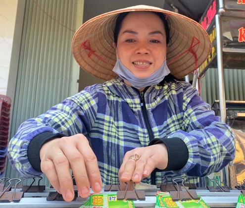 Cả một xóm ở Cần Thơ đổi đời nhờ vé số, người trúng đếm không hết - Ảnh 4.
