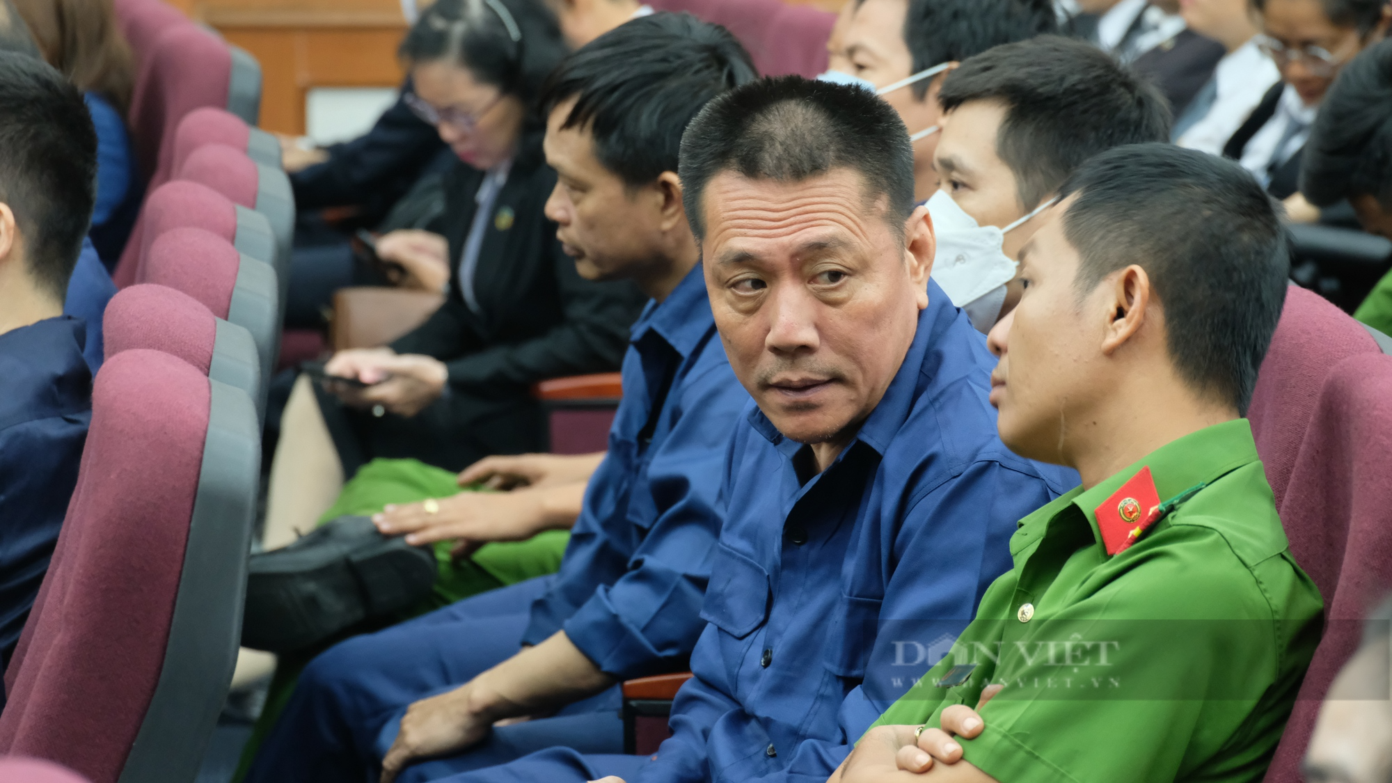 Xét xử vụ 200 triệu lít xăng lậu: “Ông trùm” Phan Thanh Hữu được đề nghị giảm án 1 – 2 năm tù - Ảnh 1.