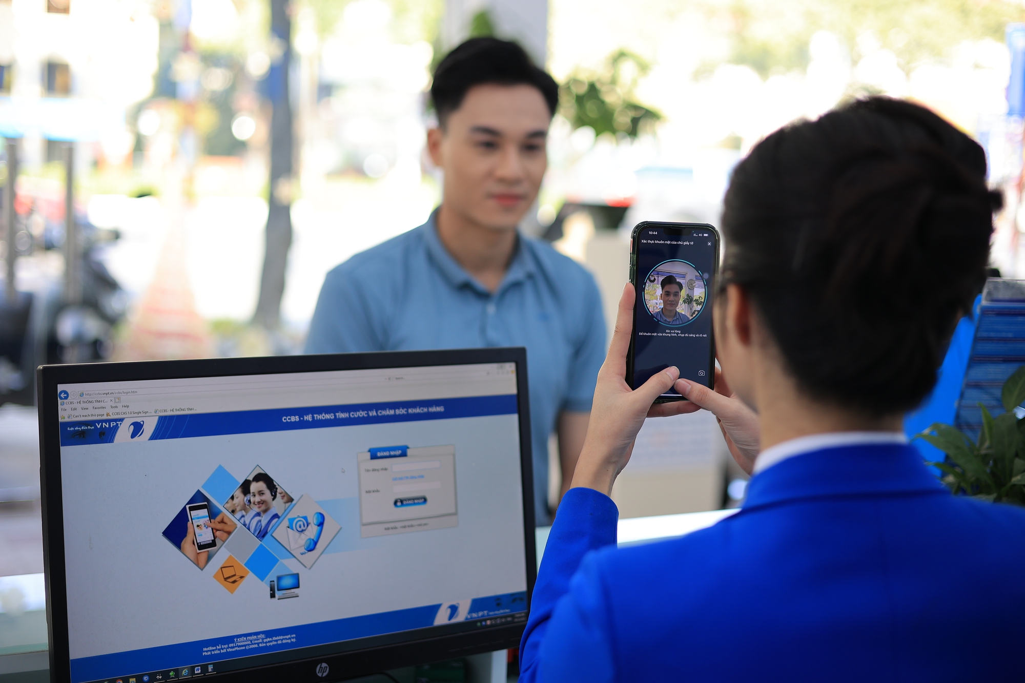 VinaPhone tiếp tục hỗ trợ khách hàng chuẩn hóa thông tin để tránh bị khóa 2 chiều vào ngày 15/4 - Ảnh 1.