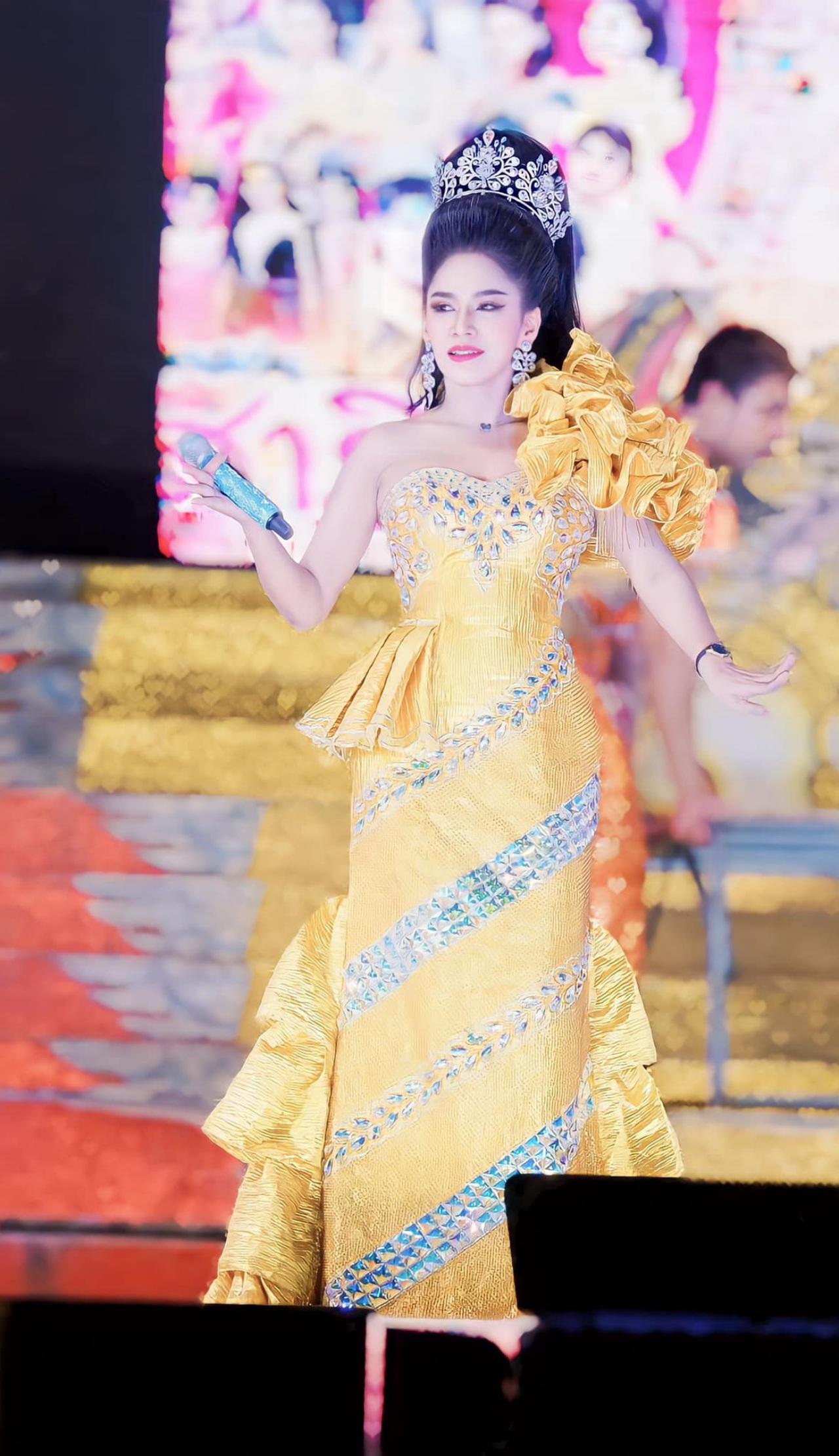 Nữ ca sĩ Thái Lan tử nạn tại bữa tiệc bể bơi - Ảnh 2.