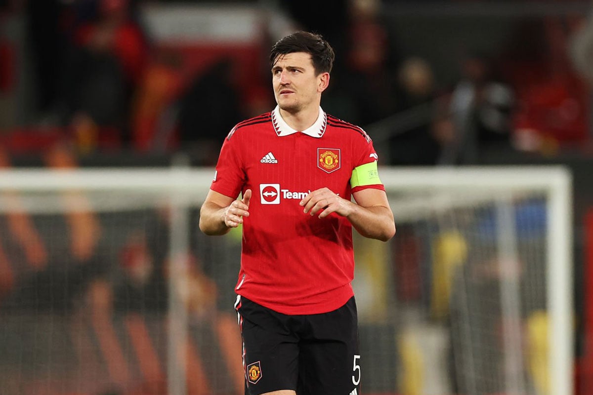 M.U bị Sevilla cầm hoà, HLV Ten Hag và Maguire bị CĐV nhà công kích - Ảnh 2.