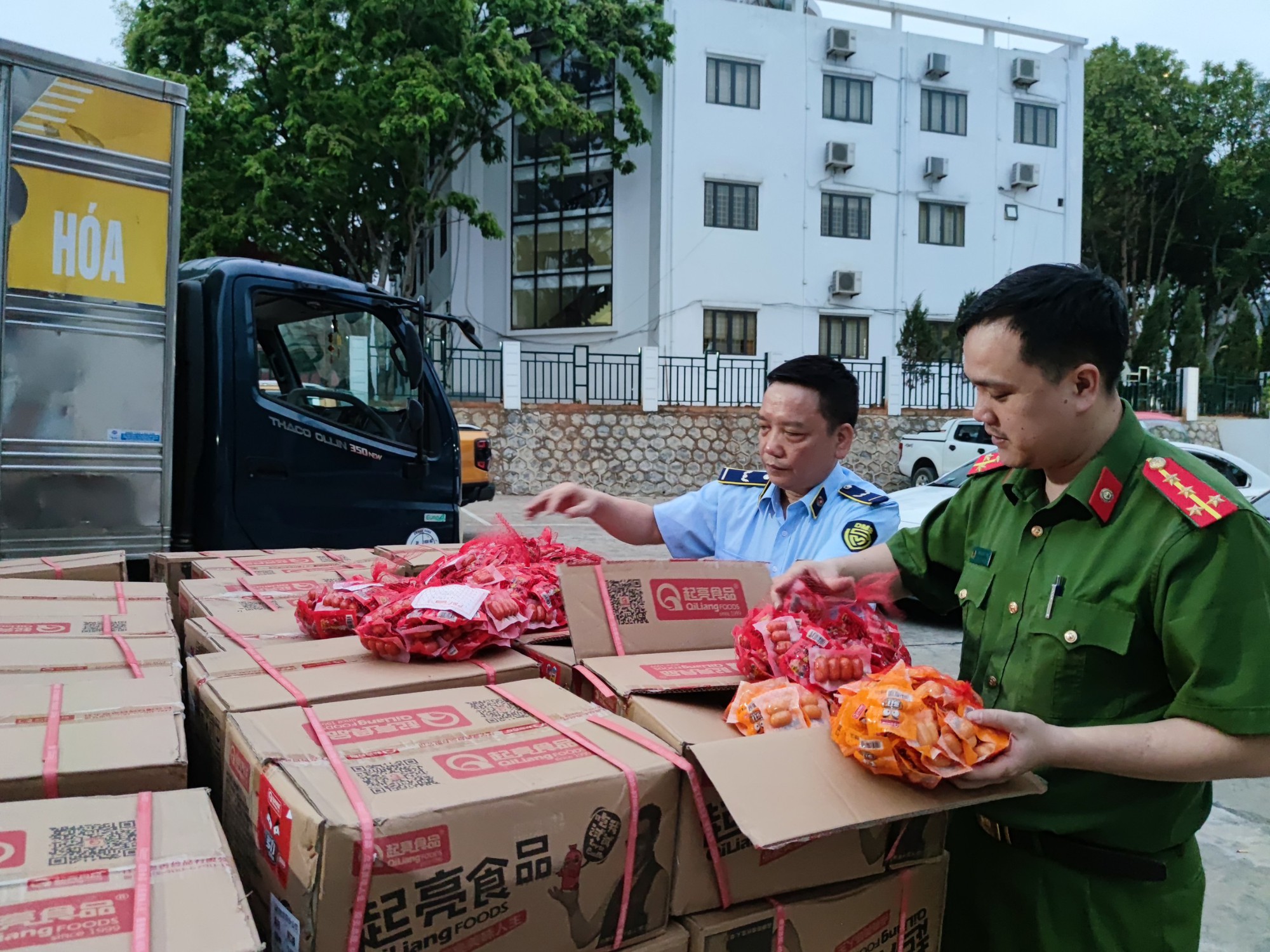 Ngăn chặn hàng loạt thực phẩm có nguy cơ gây hại cho sức khỏe - Ảnh 3. Ngăn chặn hàng loạt thực phẩm có nguy cơ gây hại cho sức khỏe - Ảnh 3.