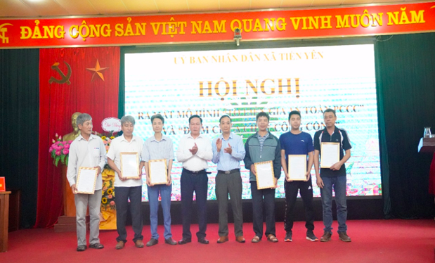 Hà Nội: Bất ngờ lý do người dân xã Tiền Yên lắp kẻng và chuông - Ảnh 1.