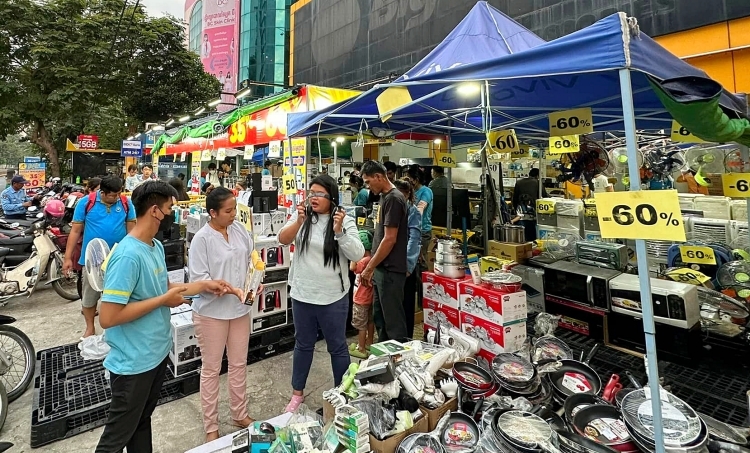 Bỏ thị trường Campuchia, Thế Giới Di Động sang Indonesia bán điện máy, tham vọng mở 500 cửa hàng - Ảnh 3.