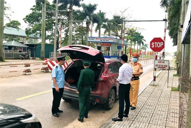 Phó Thủ tướng quyết định giải thể 1 trạm Kiểm soát liên hợp chống buôn lậu và gian lận thương mại  - Ảnh 1.
