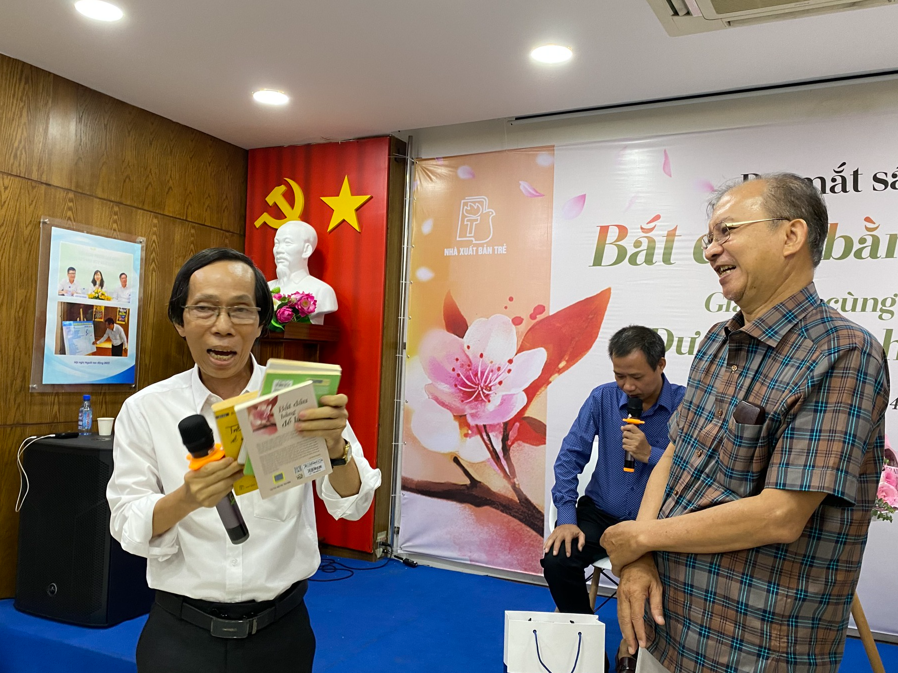 Nhà báo Dương Thành Truyền: Đọc sách để lại gì? - Ảnh 4.