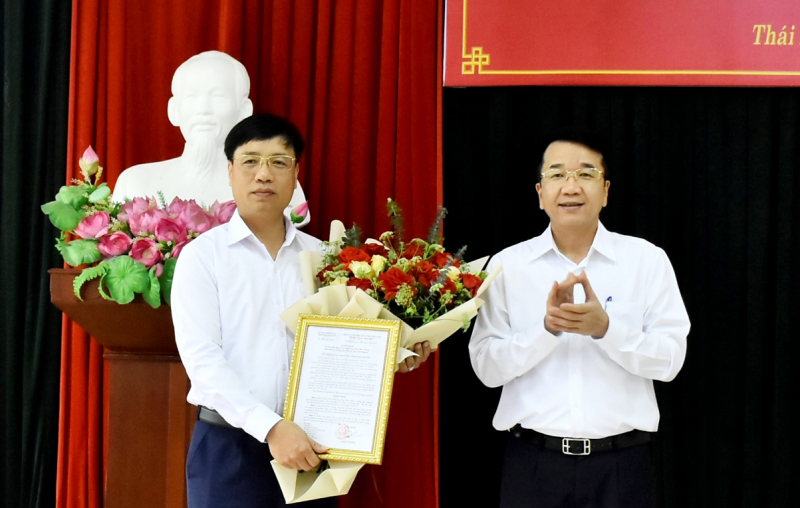 Thái Nguyên công bố quyết định về công tác cán bộ, điều động, bổ nhiệm nhiều vị trí nhân sự - Ảnh 2.
