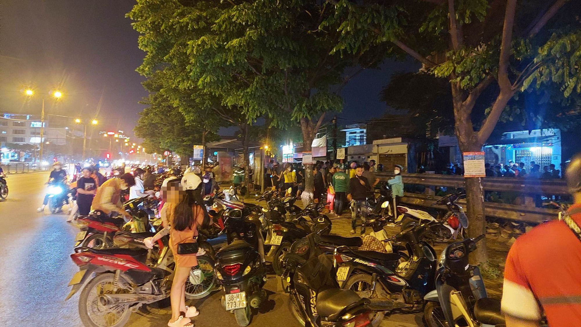 Hà Nội: Va chạm với tàu hỏa khiến 1 người chết ở Văn Điển - Ảnh 2.