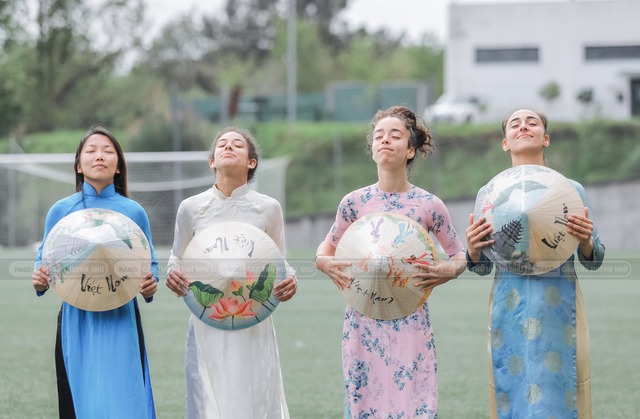 Sau khi ghi bàn, Huỳnh Như làm 1 điều khiến Lank FC &quot;dậy sóng&quot; - Ảnh 1.