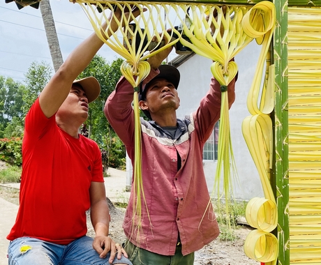 Cổng cưới lá dừa đẹp như phim ở Vĩnh Long, ngắm thôi đã mê lắm rồi - Ảnh 3.