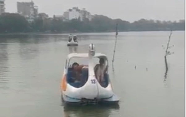 Ai phải chịu trách nhiệm vụ thuyền đạp vịt lật giữa hồ khiến bé gái 7 tuổi tử vong? - Ảnh 1.