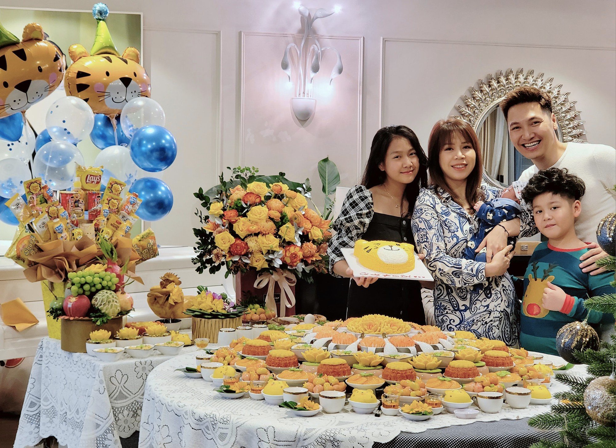 Thoát vai soái ca màn ảnh, diễn viên Mạnh Trường trở về làm &quot;bảo mẫu&quot; không lương cho bà xã - Ảnh 2.