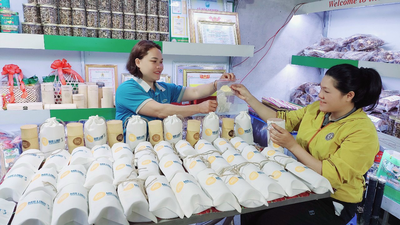 Bắc Kạn: Nhiều chính sách hỗ trợ chủ thể phát triển sản phẩm OCOP - Ảnh 4.