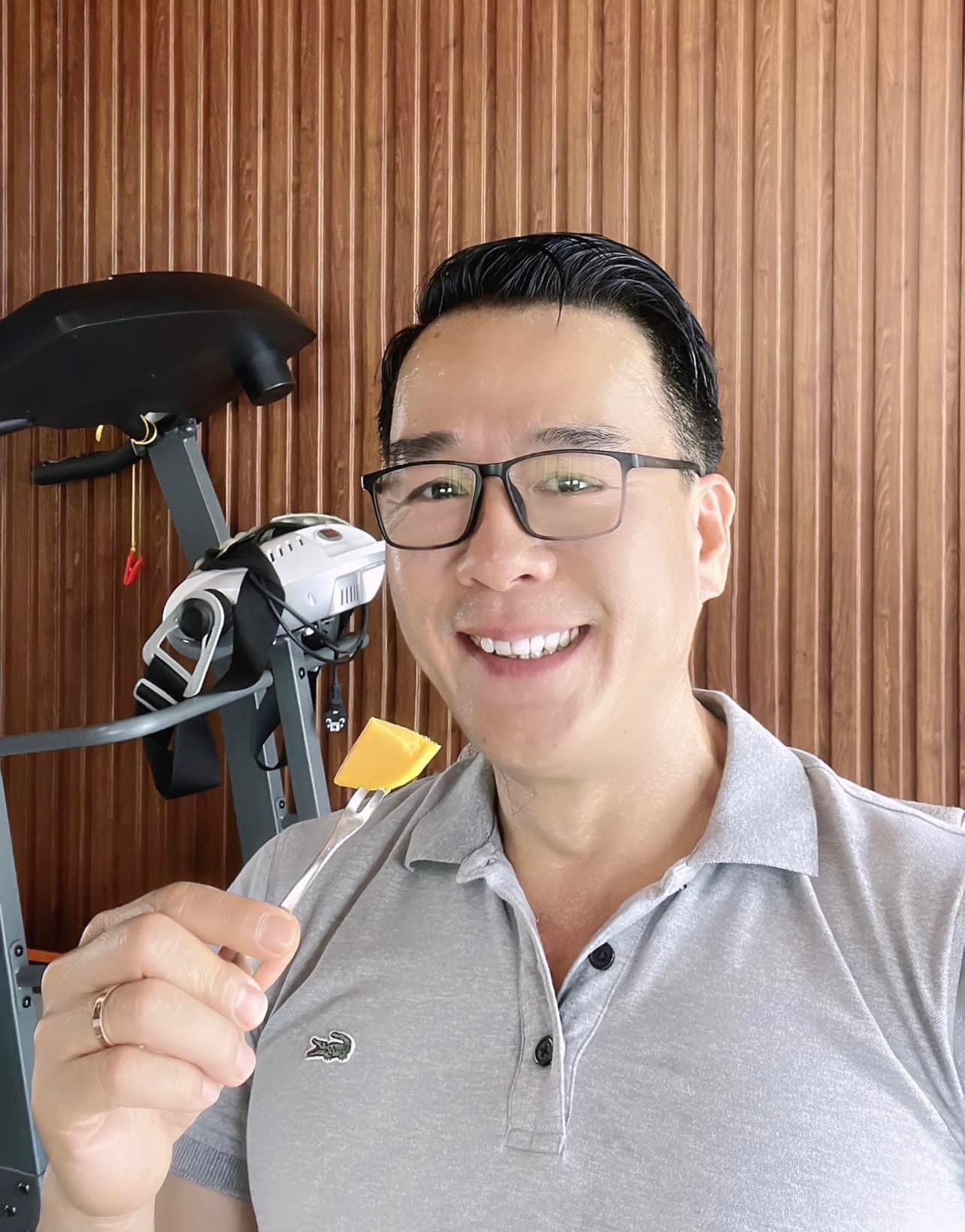 &quot;Vua cá koi&quot; Thắng Ngô ngầm phủ định tin đồn ly hôn với ca sĩ Hà Thanh Xuân? - Ảnh 1.