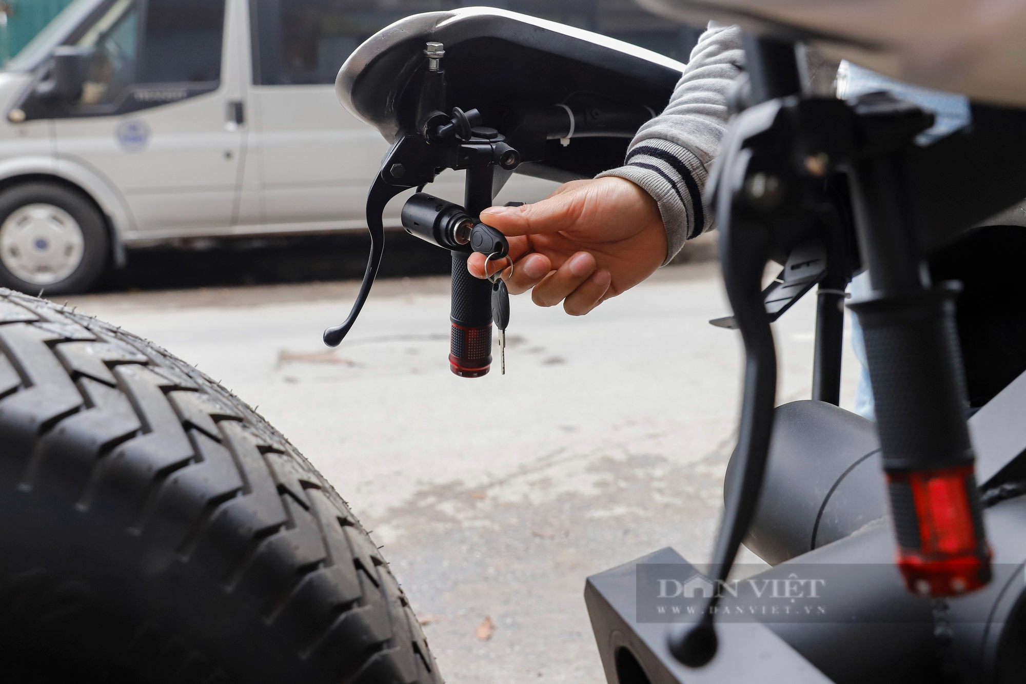 Chàng trai 25 tuổi chi 200 triệu đồng chế tạo xe &quot;quái vật Batpod&quot; chỉ có trong phim Hollywood - Ảnh 5.