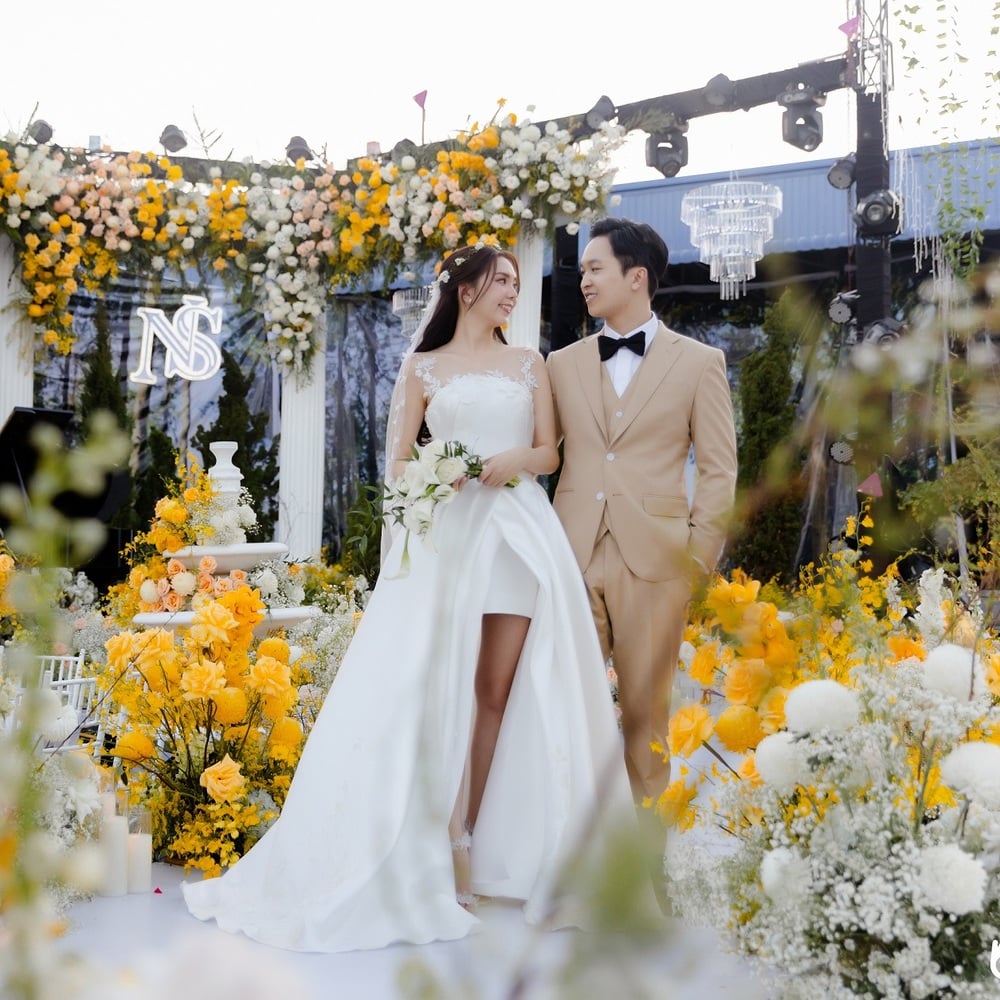 "Siêu đám cưới" An Giang hồi môn 100 tỷ: Hé mở chân dung đại gia Nguyễn Thanh Sử - Ảnh 1. "Siêu đám cưới" An Giang hồi môn 100 tỷ: Hé mở chân dung đại gia Nguyễn Thanh Sử - Ảnh 1.