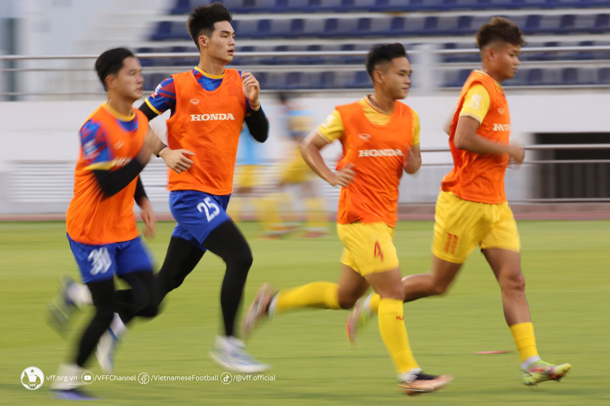 Tin tối (20/4): 2 cái tên chắc chắn bị loại khỏi U22 Việt Nam trước SEA Games 32 - Ảnh 1.