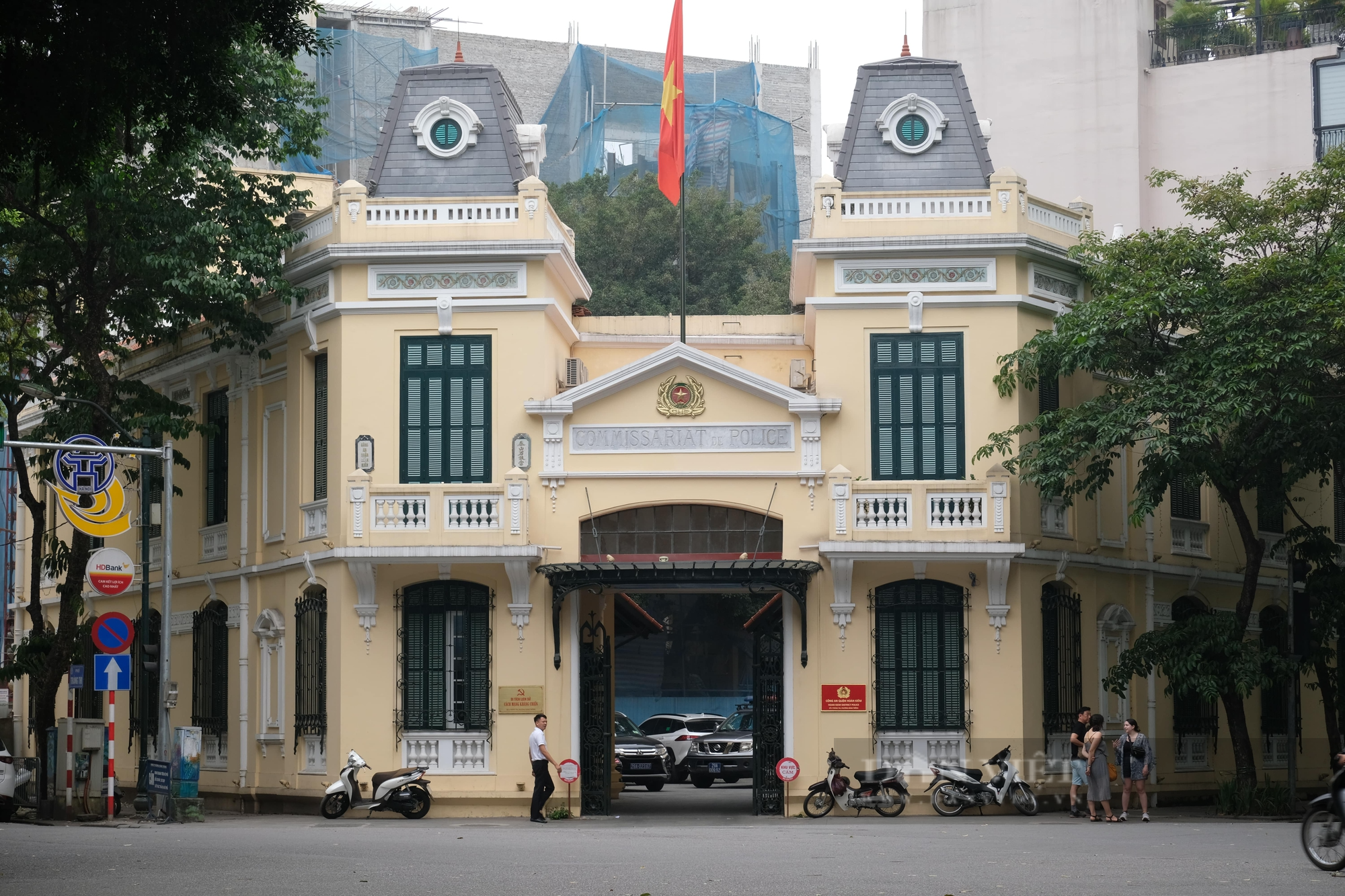 Cận cảnh những công trình Pháp cổ được trùng tu, cải tạo ở Hà Nội - Ảnh 5.