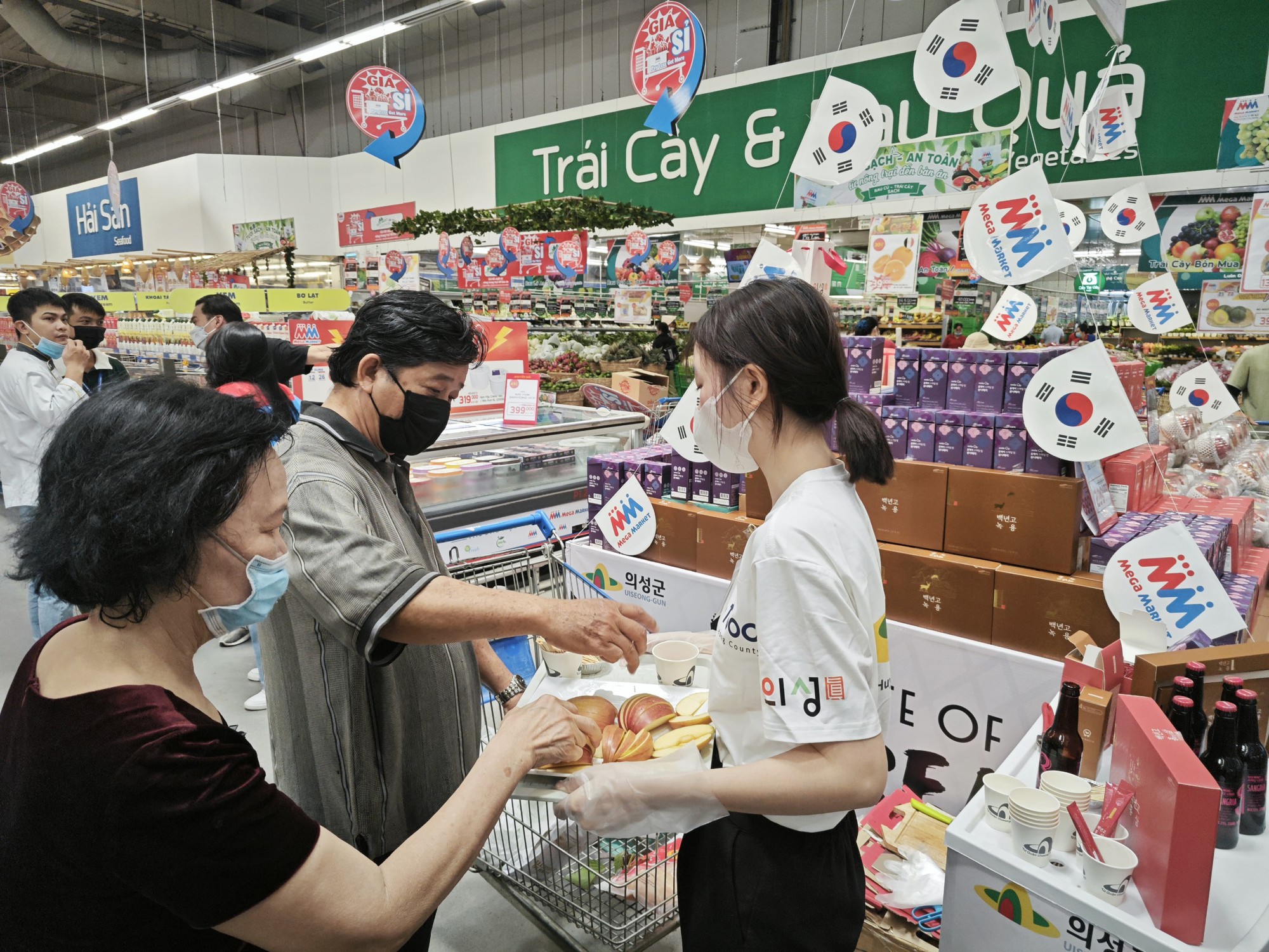 Nho, táo, dâu tây đổ bộ Việt Nam theo trend Hàn Quốc - Ảnh 2. Nho, táo, dâu tây đổ bộ Việt Nam theo trend Hàn Quốc - Ảnh 2.