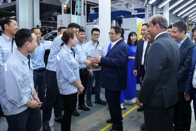 Sáng nay (22/4), Thủ tướng Phạm Minh Chính gặp mặt các nhà đầu tư nước ngoài - Ảnh 1.