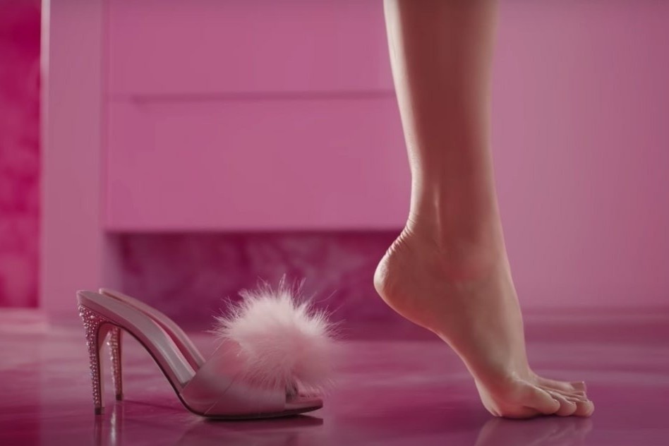 "Ác mộng" bàn chân Barbie - Ảnh 1. "Ác mộng" bàn chân Barbie - Ảnh 1.