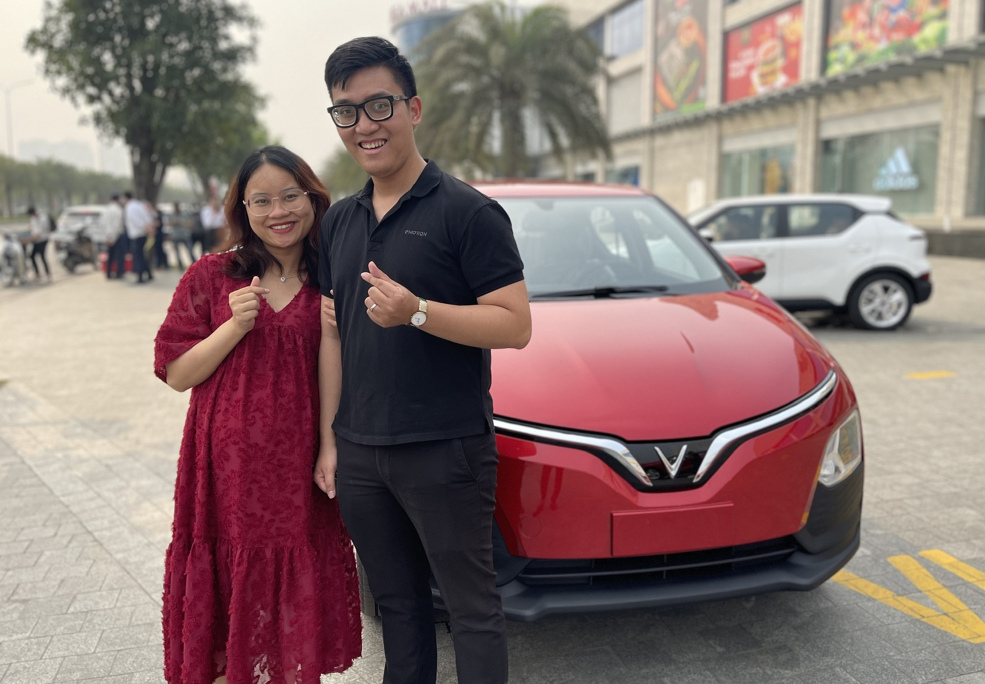 Những vị khách đầu tiên nhận VF 5 Plus: Xe ổn nhất trong tầm giá - Ảnh 2.