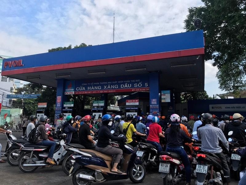 TP.HCM lập tổ công tác điều hành xăng dầu - Ảnh 2.
