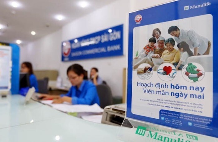 Manulife sẽ gặp từng khách hàng SCB khiếu nại, xem xét hủy hợp đồng và hoàn phí - Ảnh 1.