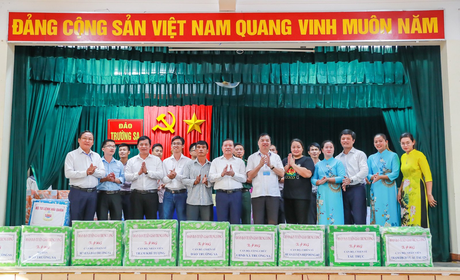 Gieo chữ nơi đảo xa - Ảnh 8.