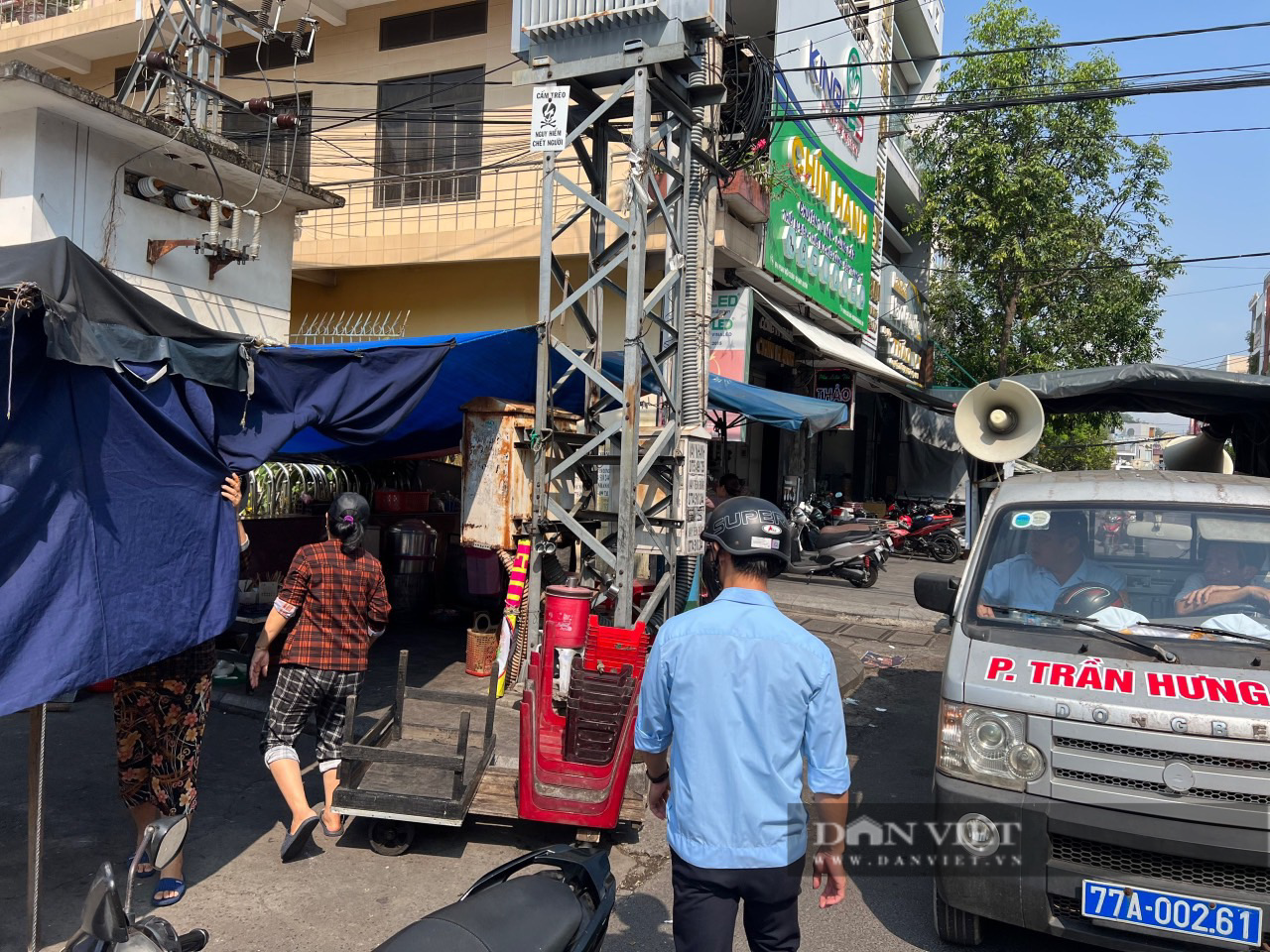 Dùng xe biển xanh hết hạn đăng kiểm đi làm nhiệm vụ tại Bình Định - Ảnh 2.