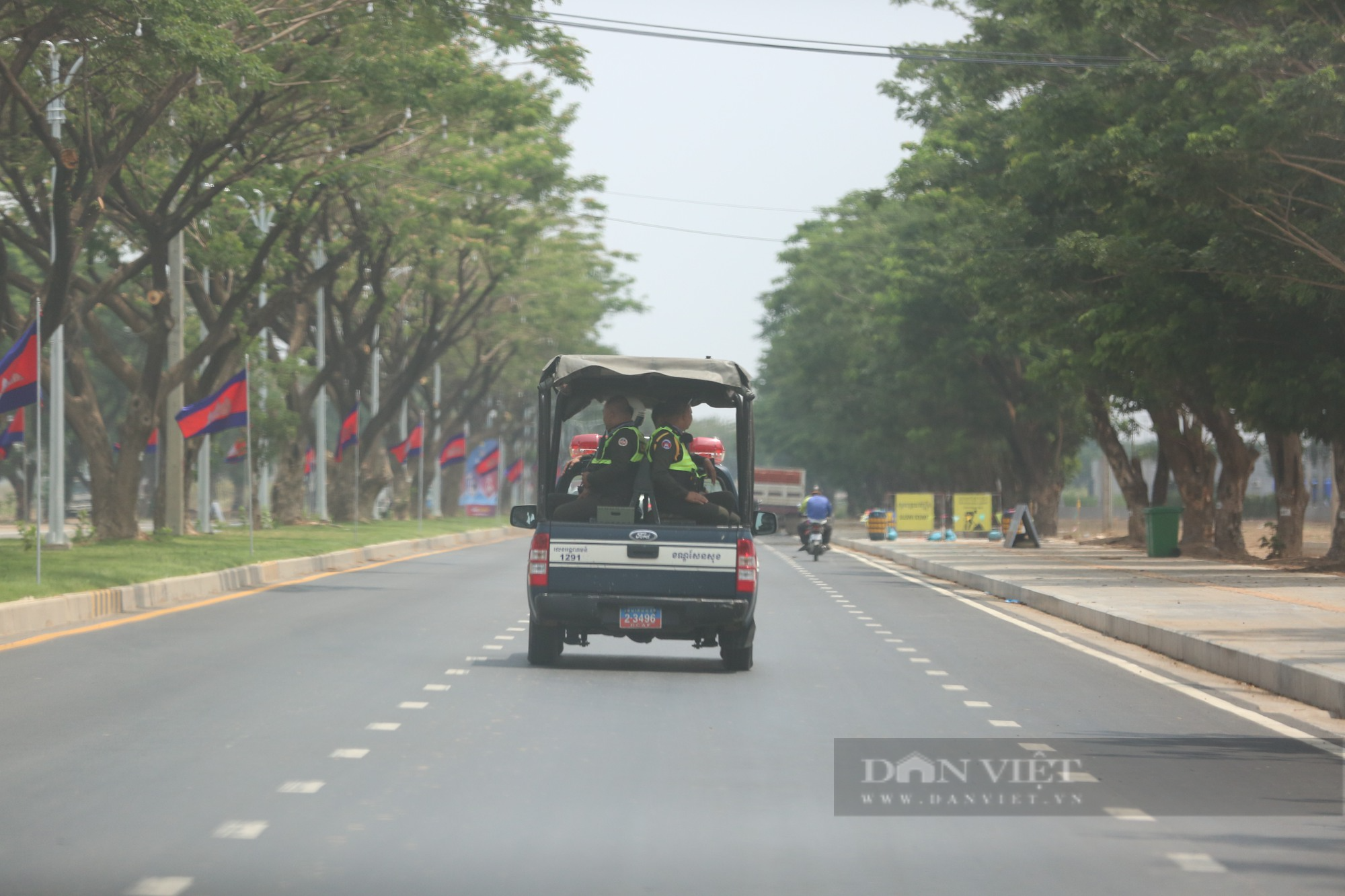 Quân đội Campuchia dựng &quot;nhà bạt dã chiến&quot; phục vụ SEA Games 32 - Ảnh 8.