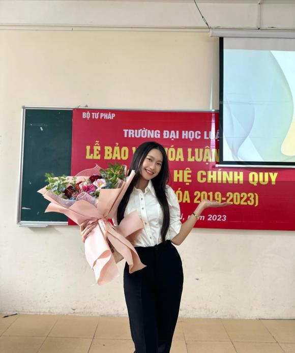 Không được dự SEA Games 32, Đoàn Văn Hậu làm điều đặc biệt với Doãn Hải My - Ảnh 2.