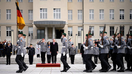 Truyền thông Berlin tố Mỹ do thám Bộ Quốc phòng Đức - Ảnh 1.
