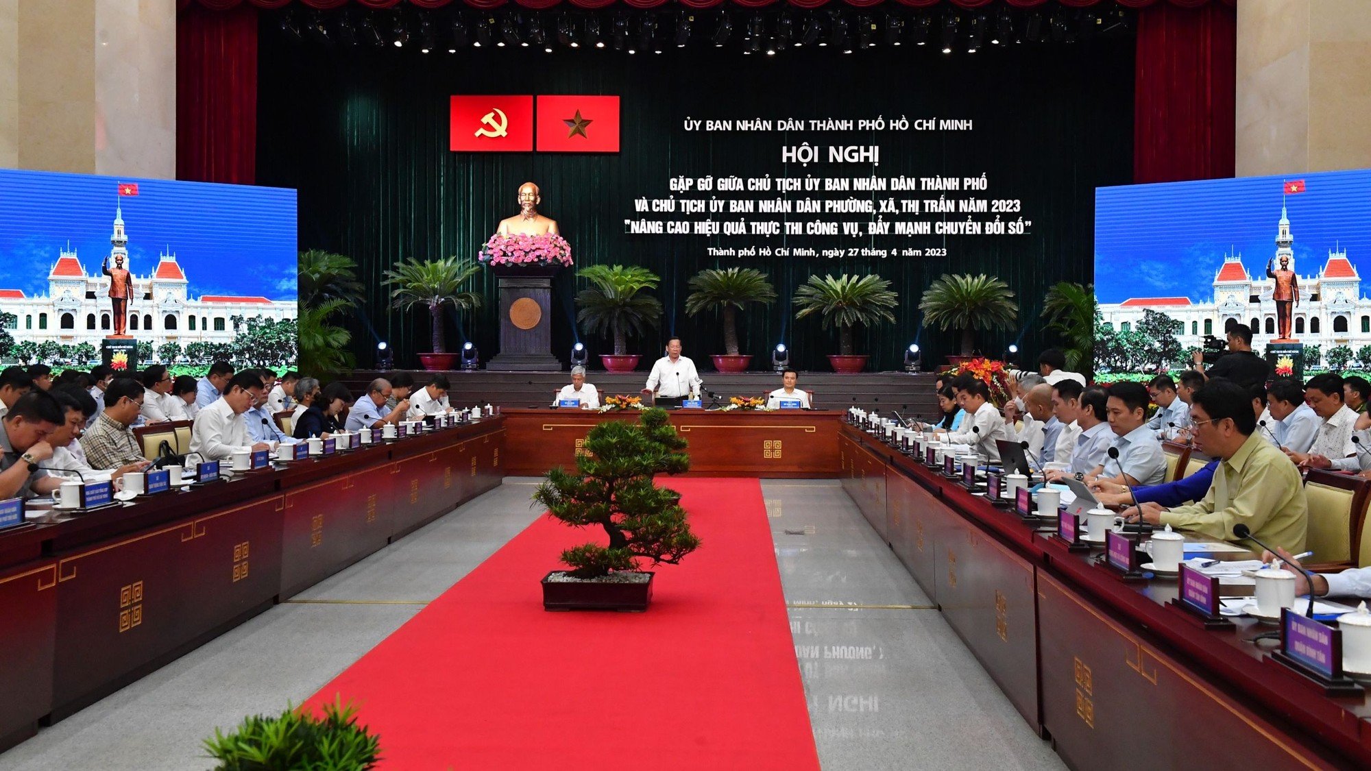 TP.HCM: Lãnh đạo cấp phường mỗi năm phải thực hiện 500 báo cáo - Ảnh 1.