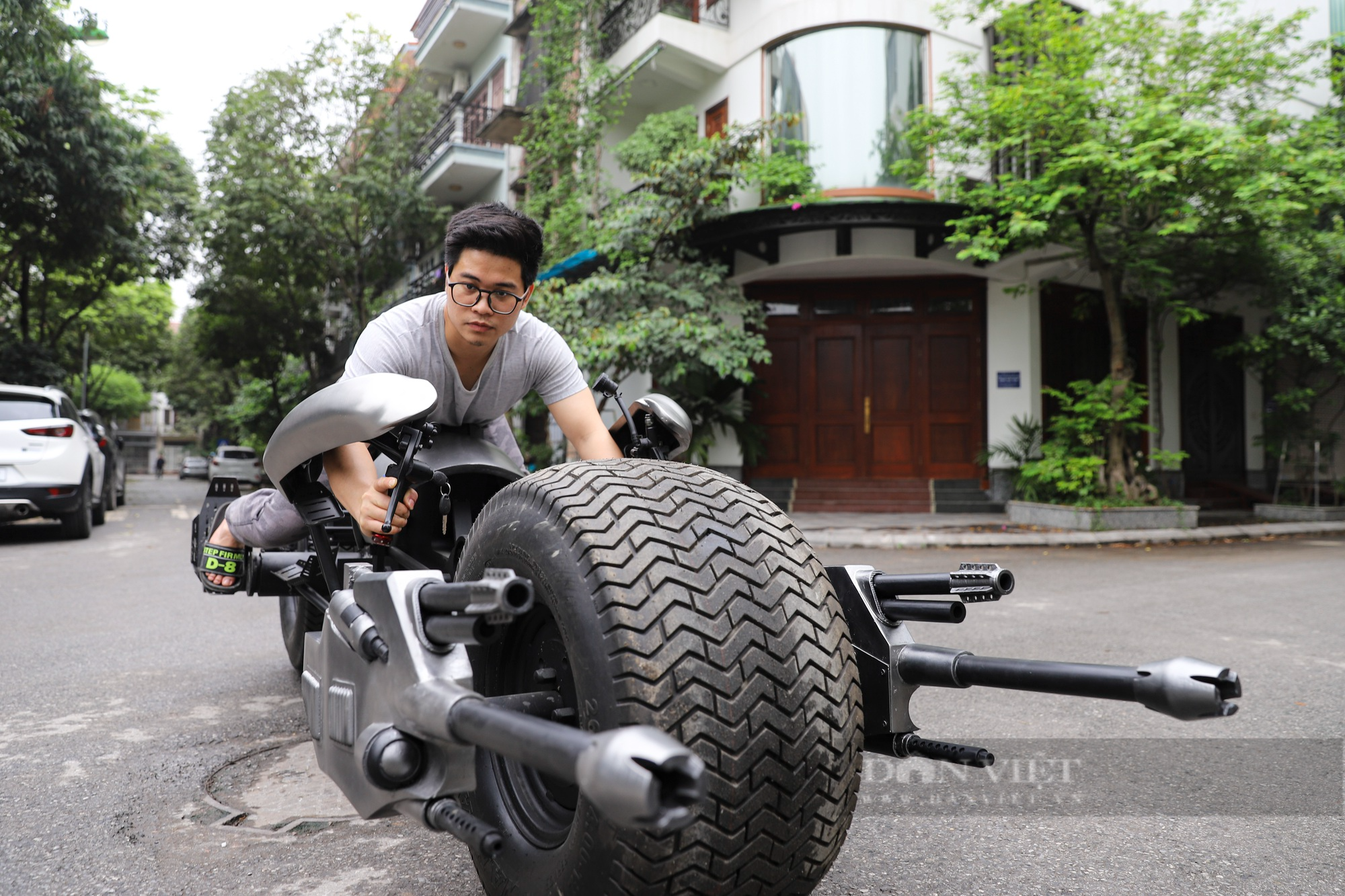 Ảnh ấn tượng tuần: Cận cảnh &quot;nỏ thần&quot; An Dương Vương và chiếc xe dành cho người dơi - Ảnh 5.